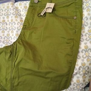 Original burberry jeans in cool green color bought this at the santana row bouti